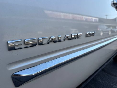 Used 2012 Cadillac Escalade ESV Luxury AWD/4WD image 14
