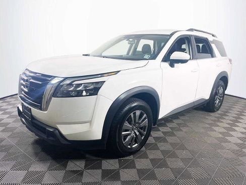 Certified 2024 Nissan Pathfinder SV image 1