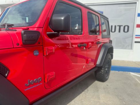 Used 2023 Jeep Wrangler Unlimited w/ Cold Weather Group AWD/4WD image 6