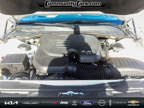 Used 2015 Chrysler 300 C Platinum w/ Harman/Kardon Audio Group image 20