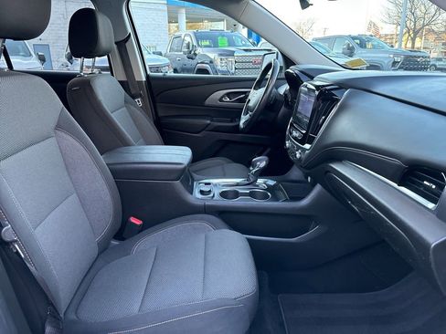 Used 2021 Chevrolet Traverse LT image 21