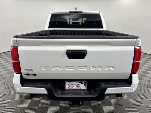 Used 2024 Toyota Tacoma TRD Sport w/ TRD Sport Upgrade Package image 5