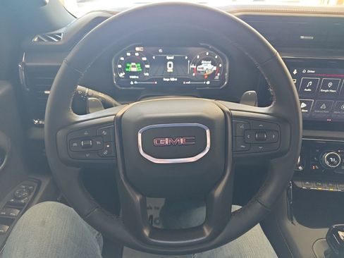 Used 2025 GMC Sierra 1500 AT4 w/ AT4 Premium Package AWD/4WD image 44