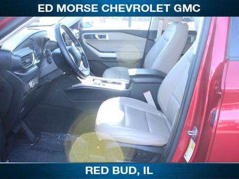 Used 2021 Ford Explorer XLT w/ Equipment Group 202A image 7