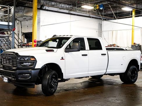 New 2026 RAM 3500 Tradesman AWD/4WD image 4