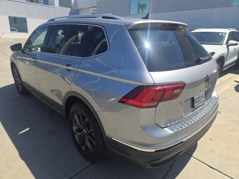 Used 2023 Volkswagen Tiguan SE w/ Panoramic Sunroof Package FWD image 5