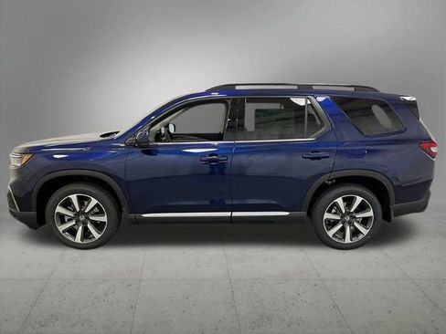 New 2025 Honda Pilot Touring image 2
