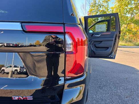 New 2026 GMC Yukon XL Denali w/ LPO, Floor Liner Package image 35