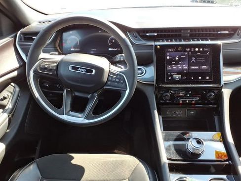 Certified 2023 Jeep Grand Cherokee Altitude AWD/4WD image 21