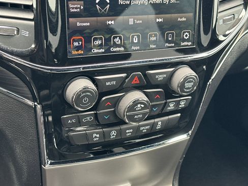 Used 2020 Jeep Grand Cherokee Limited image 21