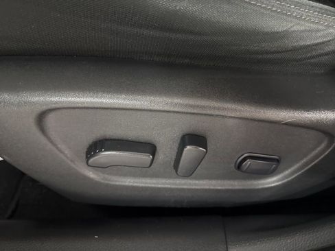 Used 2017 Nissan Rogue SV image 24