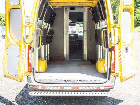 Used 2021 Mercedes-Benz Sprinter 2500 image 17