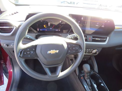 Used 2024 Chevrolet TrailBlazer LS w/ LS Convenience Package image 13