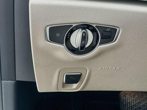 Used 2022 Mercedes-Benz E 350 Sedan image 10