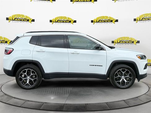 Certified 2024 Jeep Compass Latitude image 6