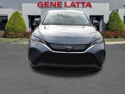 Used 2022 Toyota Venza LE image 11