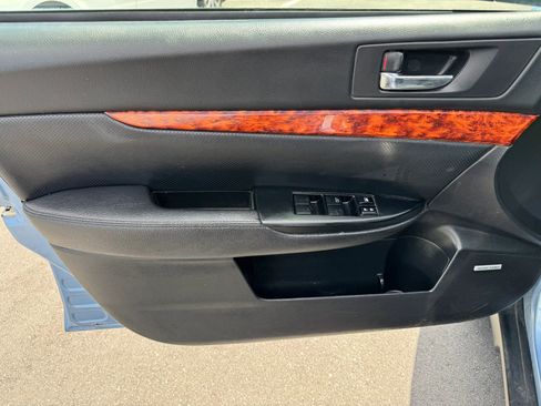 Used 2012 Subaru Outback 2.5i Limited w/ Moonroof Pkg AWD/4WD image 6