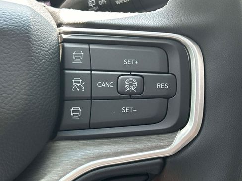 Used 2026 Jeep Grand Wagoneer L Limited AWD/4WD image 24