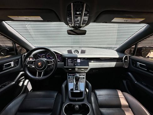 Certified 2020 Porsche Cayenne AWD/4WD image 6