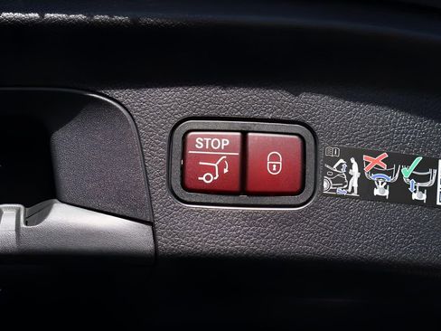 New 2026 Mercedes-Benz GLE 53 AMG 4MATIC Coupe image 19