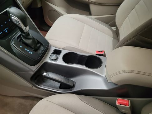 Used 2016 Ford Escape SE w/ Equipment Group 201A FWD image 26