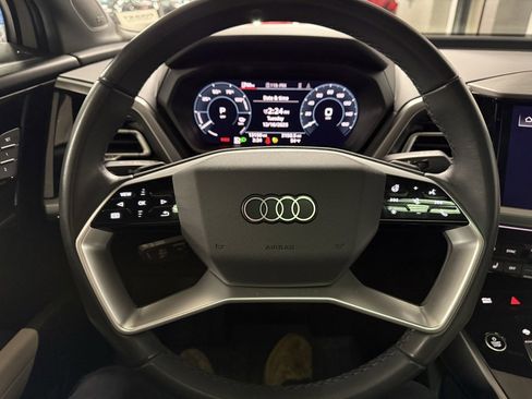 Used 2024 Audi Q4 e-tron Prestige image 11