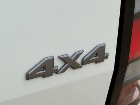 New 2026 Nissan Frontier S image 7