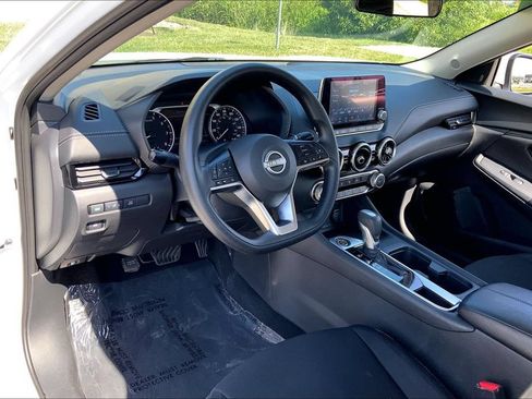 Used 2024 Nissan Sentra SV FWD image 14