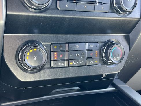 Used 2019 Ford F250 XLT w/ XLT Premium Package image 28