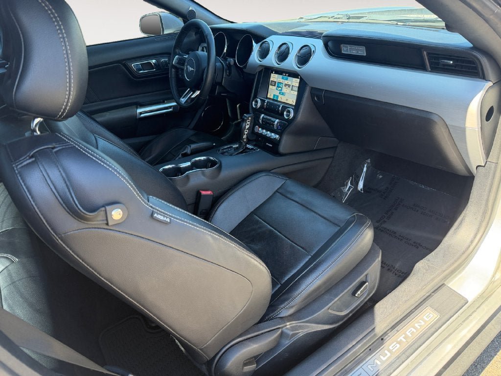Used 2017 Ford Mustang GT Premium w/ Equipment Group 401A RWD image 27