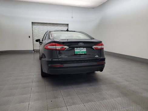 Used 2020 Ford Fusion SE image 6