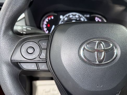 Used 2025 Toyota RAV4 LE AWD/4WD image 27