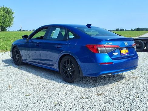 Used 2023 Honda Civic Sport image 9