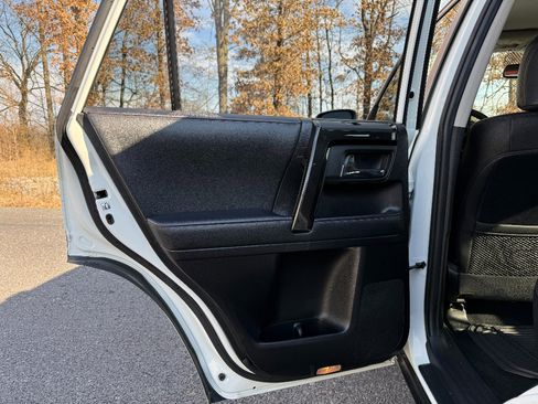 Used 2021 Toyota 4Runner TRD Off-Road Premium image 25