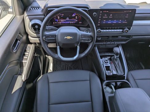 New 2025 Chevrolet Colorado LT w/ LT Convenience Package AWD/4WD image 17