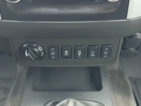 Used 2016 Nissan Frontier PRO-4X image 22
