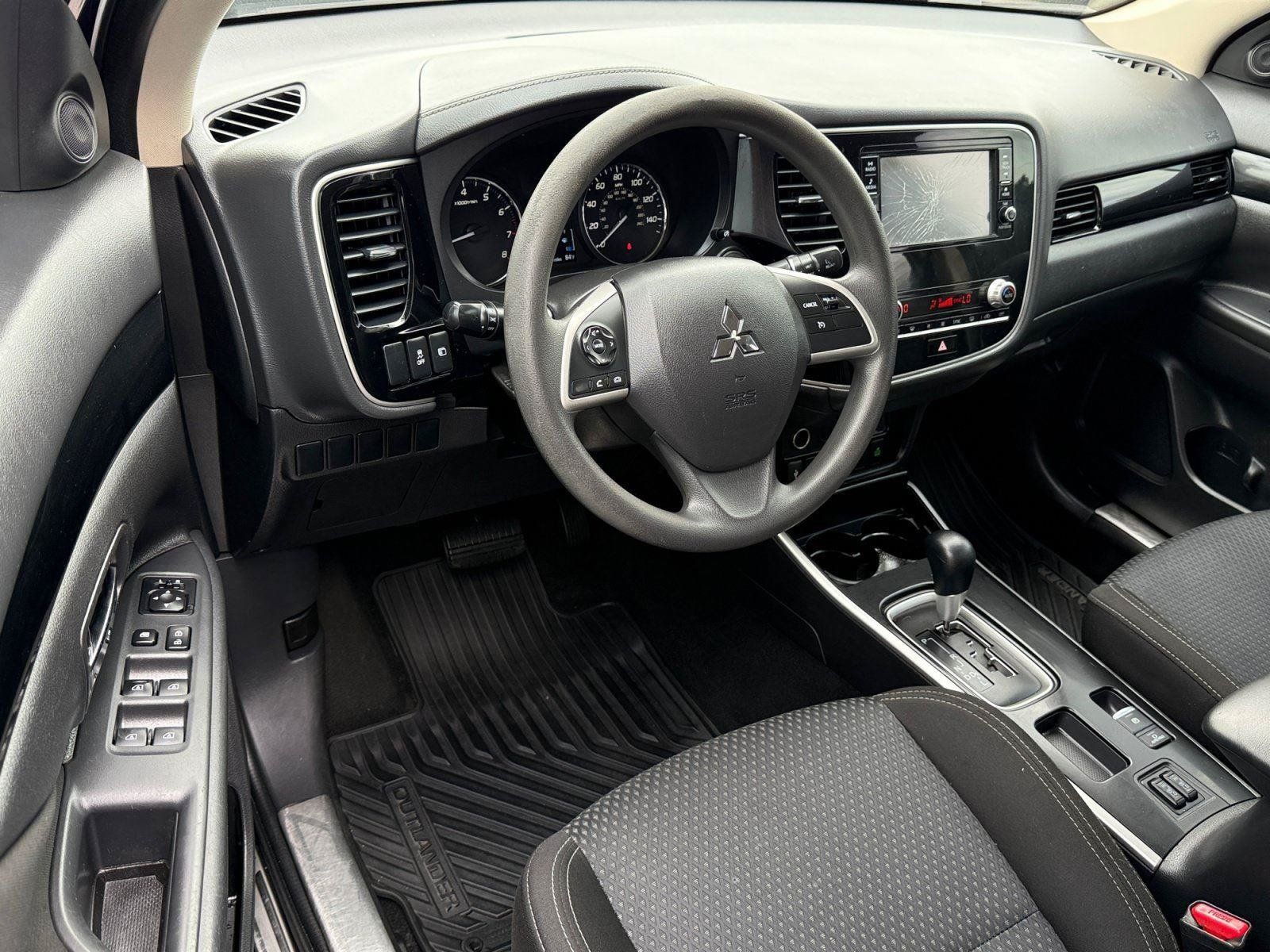 Used 2020 Mitsubishi Outlander ES FWD image 15