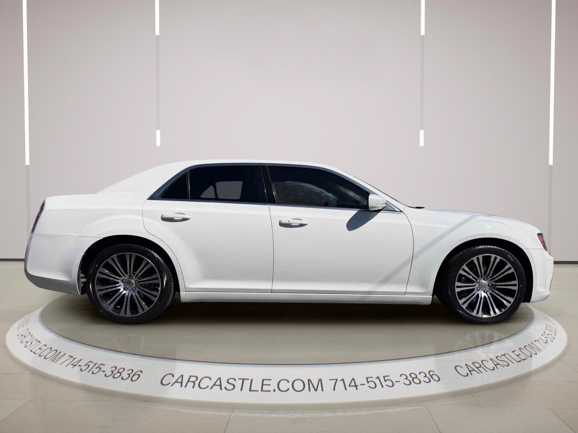Used 2013 Chrysler 300 S RWD image 6