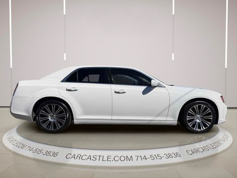 Used 2013 Chrysler 300 S RWD image 6