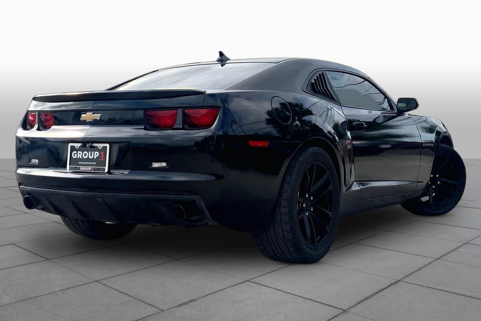 Used 2013 Chevrolet Camaro LS RWD image 12