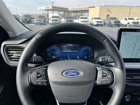 Used 2025 Ford Escape Platinum image 17