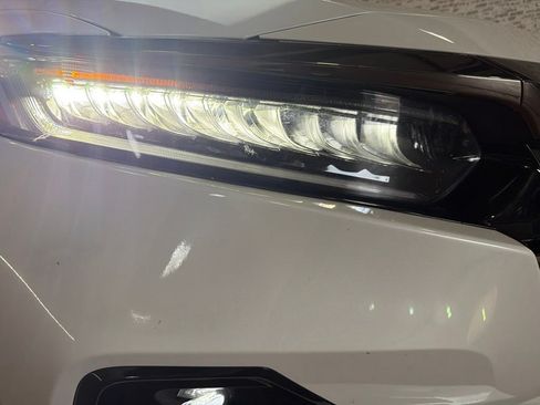 Used 2022 Honda Accord Sport image 9