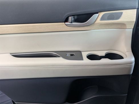 Used 2025 Hyundai Palisade Limited image 26