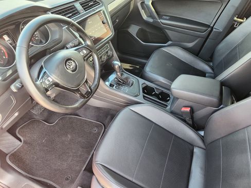 Used 2018 Volkswagen Tiguan SE FWD image 14