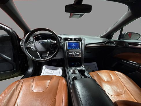 Used 2020 Ford Fusion Titanium image 22