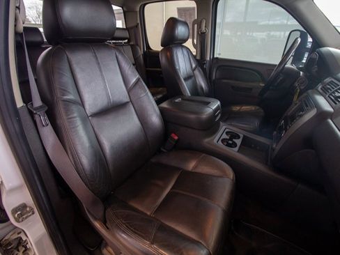 Used 2013 Chevrolet Silverado 3500 LTZ image 17