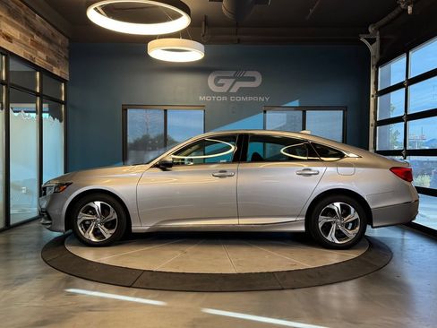 Used 2018 Honda Accord EX image 6