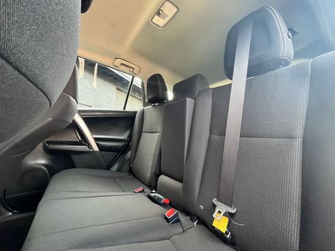 Used 2018 Toyota RAV4 XLE AWD/4WD image 15