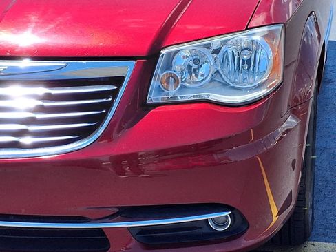 Used 2016 Chrysler Town & Country Touring w/ Driver Convenience Group FWD image 34