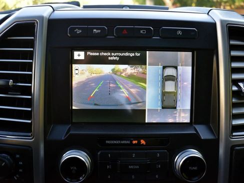 Used 2018 Ford F150 Platinum w/ Equipment Group 701A Luxury image 16